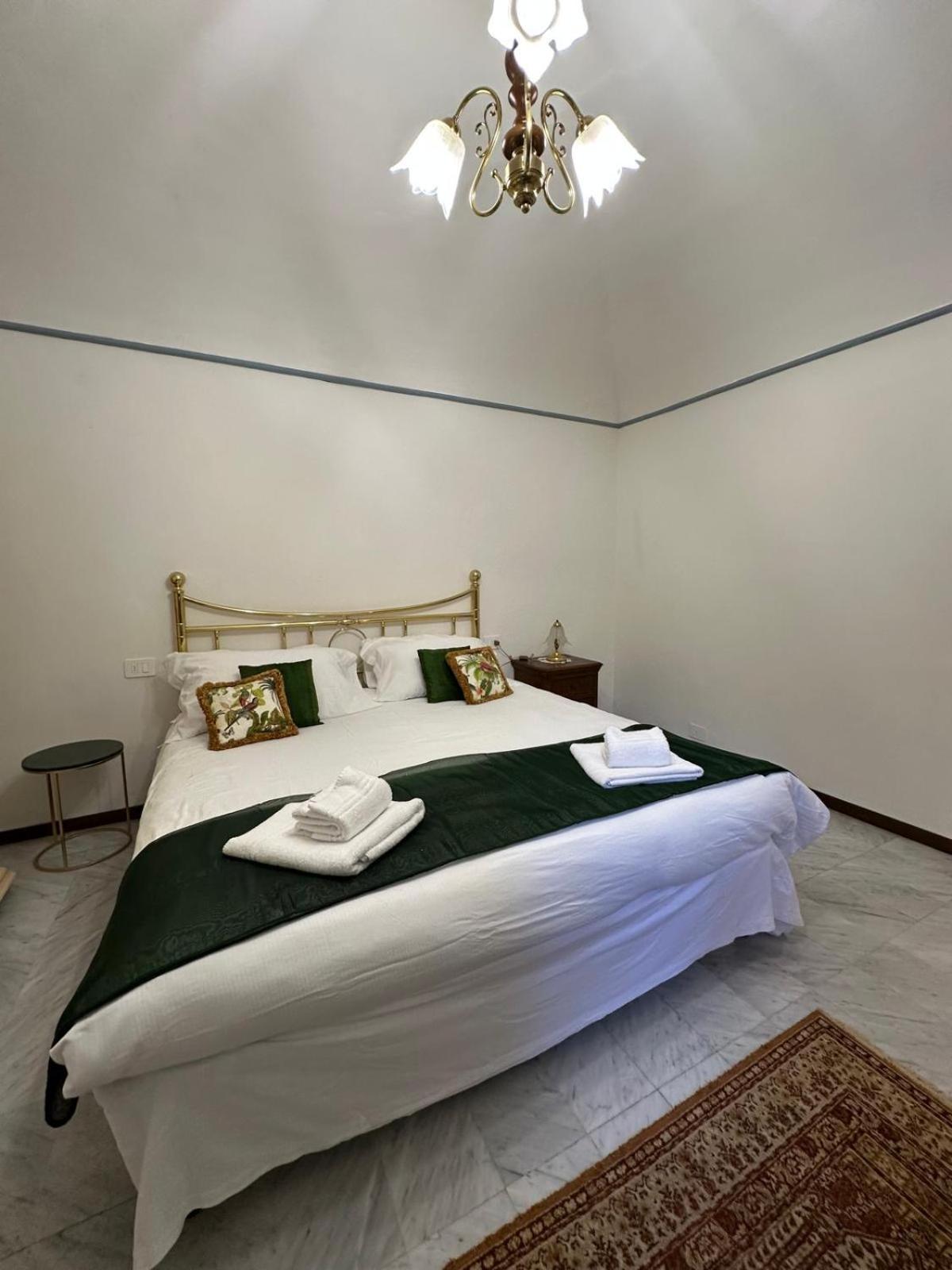 Apartamento Elegant In A Historic Building, Just A Few Steps From The Duomo *