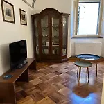 Elegant Apartment In A Historic Building, Just A Few Steps From The Duomo