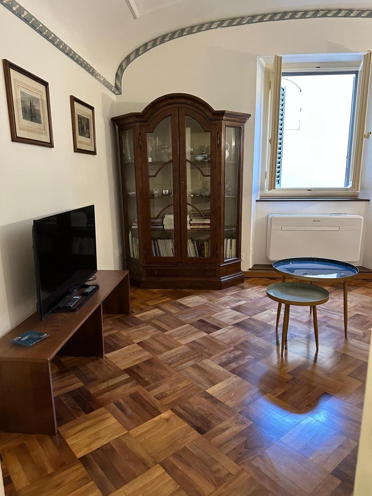 Apartamento Elegant In A Historic Building, Just A Few Steps From The Duomo *