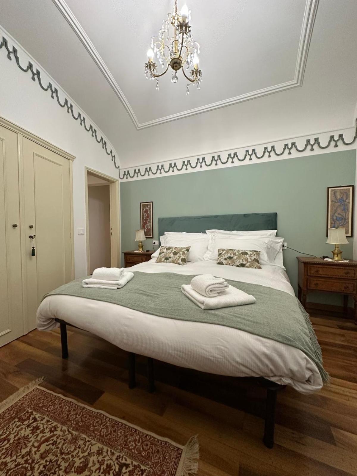 Elegant In A Historic Building, Just A Few Steps From The Duomo Florencia
